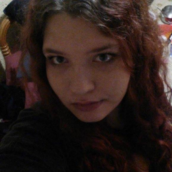 Meet your Posher, Hayley - Picture 1 of 1